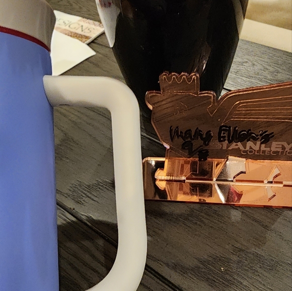 Owala - Picture 2 of 7